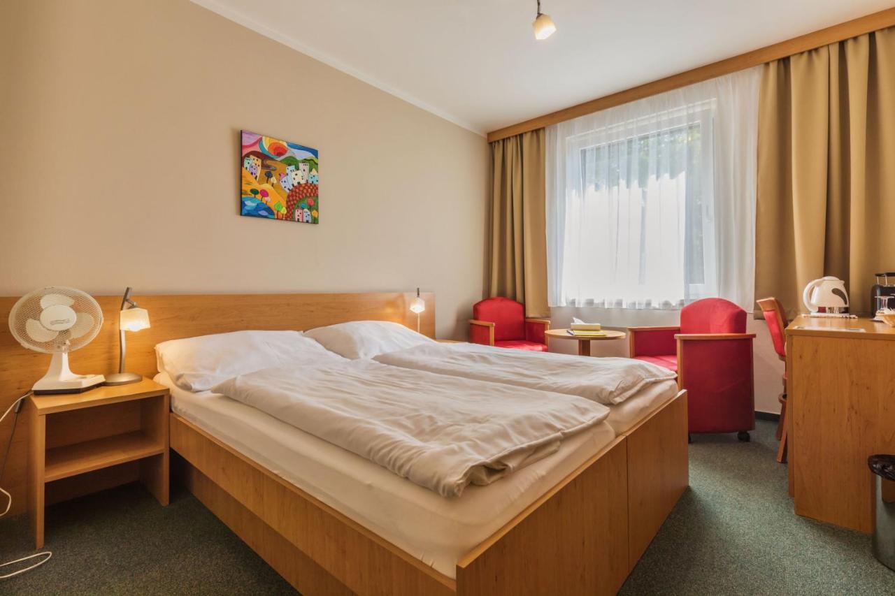 Penzion & Vinny Bar Regio Kyjov  Buitenkant foto