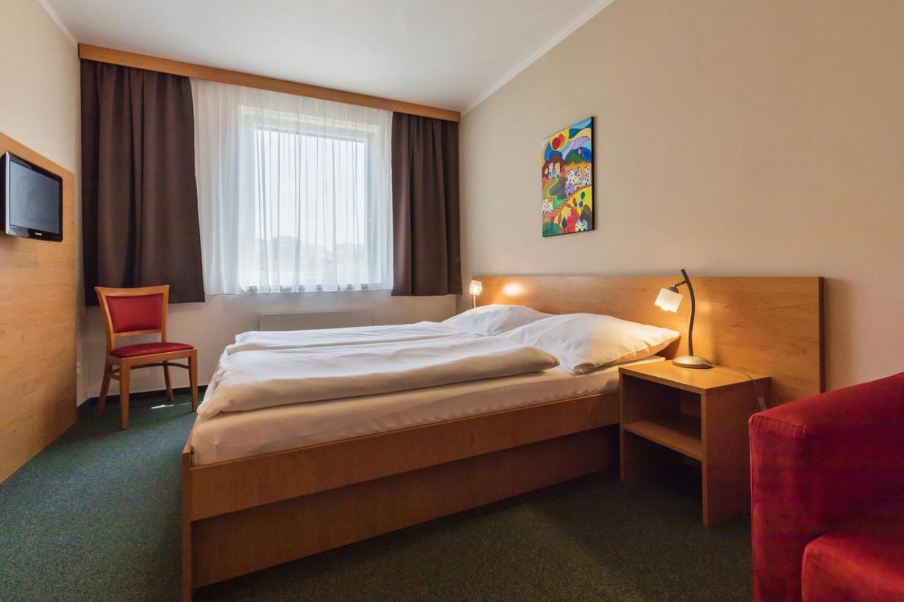 Penzion & Vinny Bar Regio Kyjov  Buitenkant foto
